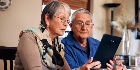 Pourquoi les seniors sont les principales cibles des cybercriminels (et comment se protéger)